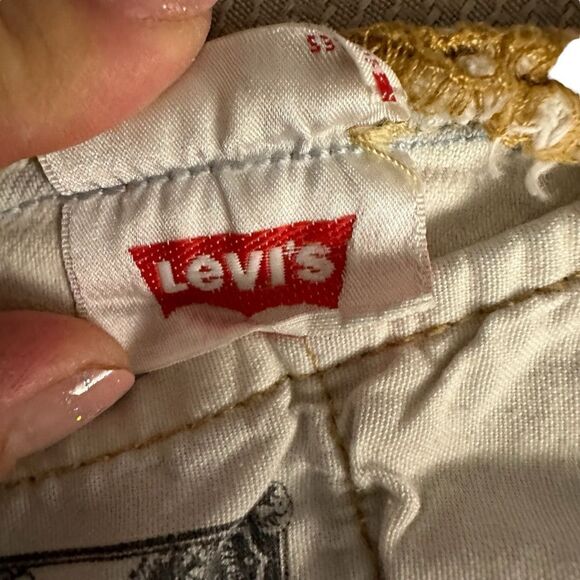 Levi’s ~ 501’s light wash almost white ~ denim cutoffs ~ button fly ~ size 25 - Picture 6 of 12